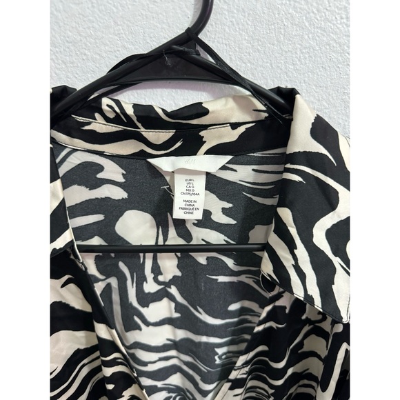 Silk wrap dress - Picture 2 of 3